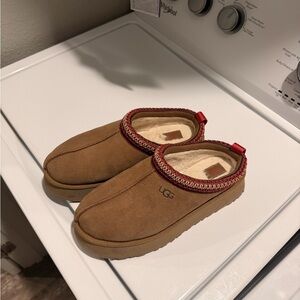 UGG Tazz II Platfotm in Chestnut